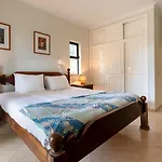 Alto Do Vale By Lovelystay Tatil Evi Alvor